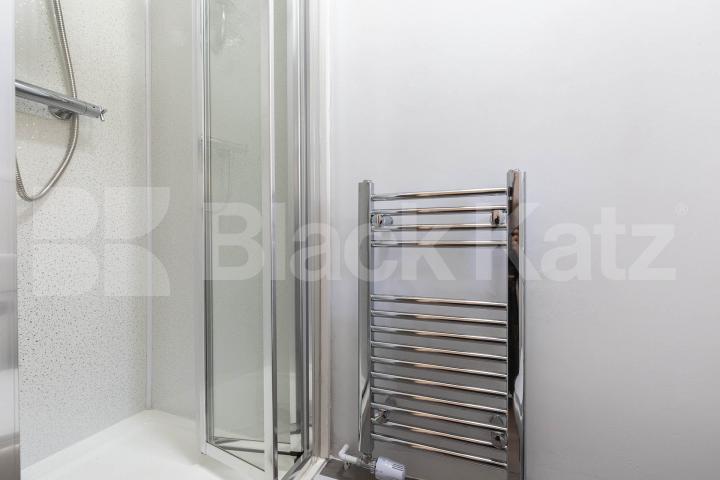 Newly refurbished one bed minutes to Euston, UCL and UCH Phoenix Road, Camden / Euston